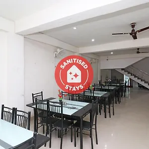 Hotel Oyo Flagship 28065 Anmol Plaza, Varanasi